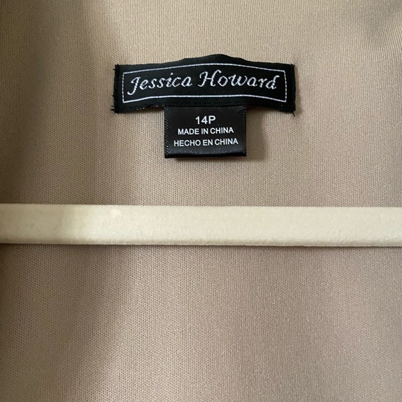 Elegant Dress - Picture 7 of 8